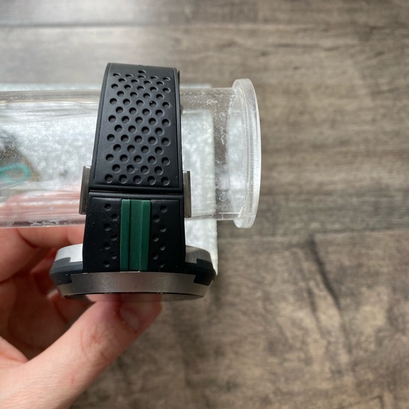 Gucci Men’s Digital Black Rubber Watch - Picture 3 of 16